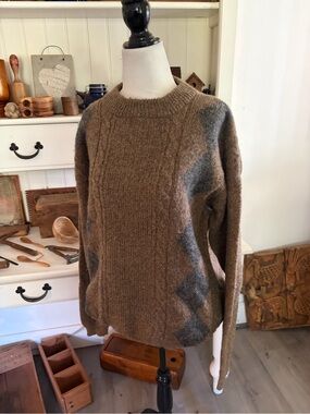 Vintage Woolrich Men’s Cozy Brown Wool-Blend Cable Crewneck Sweater